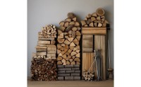 Jak wybrać odpowiednie drewno opałowe do kominka?